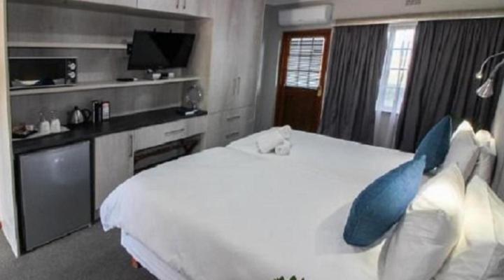 ON THE ESTUARY KNYSNA