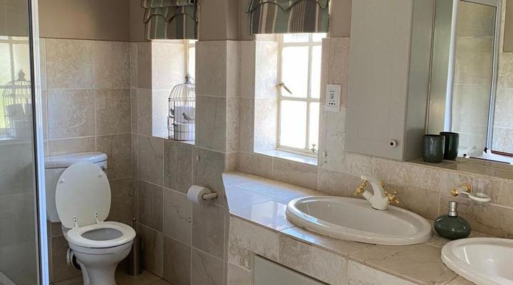 The Browns' Luxury Guest Suites