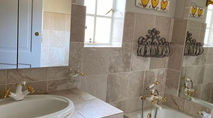 The Browns' Luxury Guest Suites