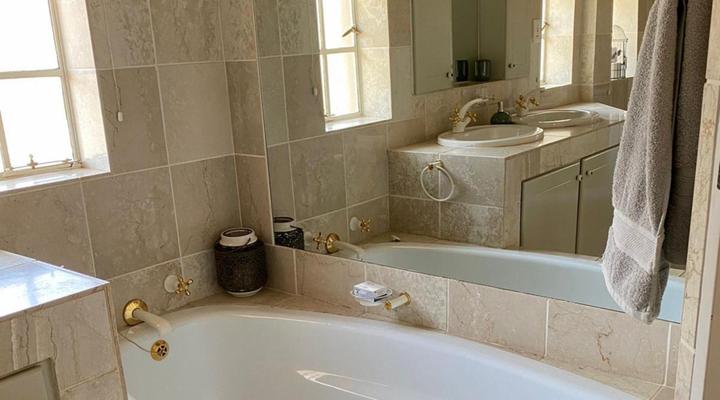 The Browns' Luxury Guest Suites