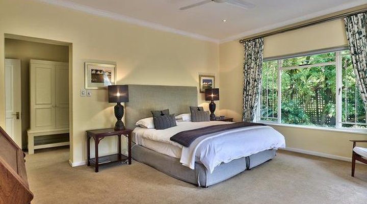 Bishopsfield Guest House