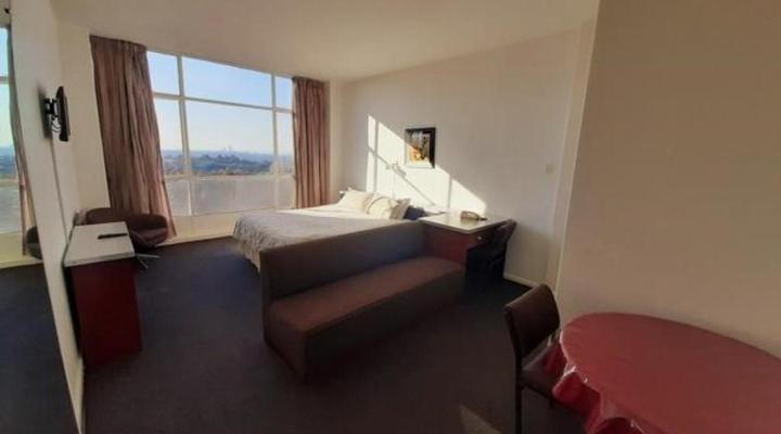 Vistaero Apartments - By Live-Easy