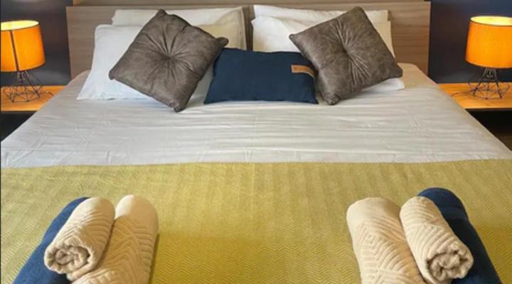 Modern 3 Bedroom Apartment with Ocean View