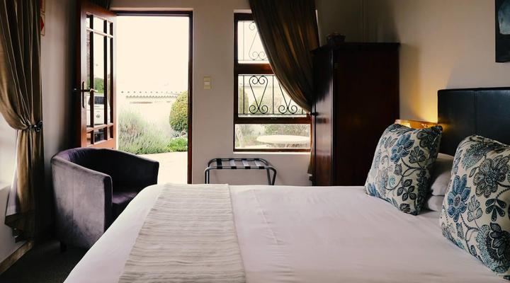 Sea Whisper Self-Catering