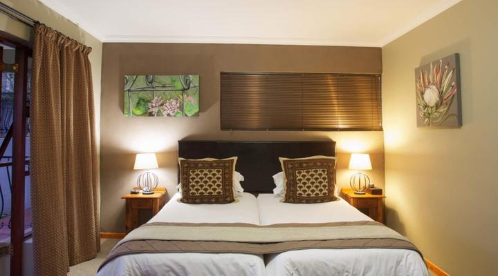 Sea Whisper Self-Catering