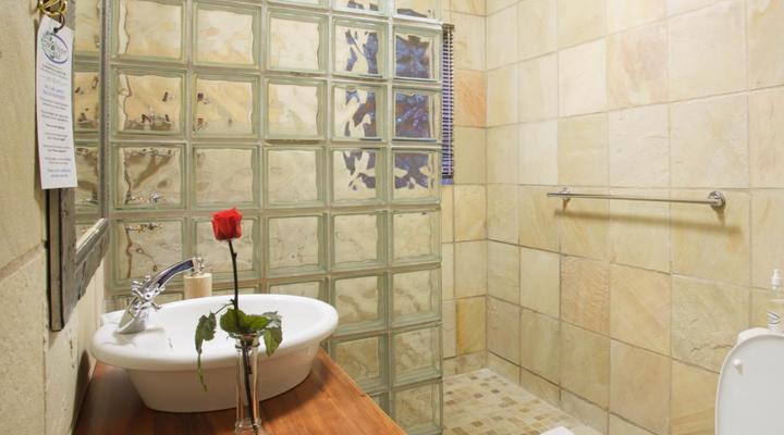 Sea Whisper Self-Catering