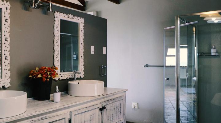 Sea Whisper Self-Catering