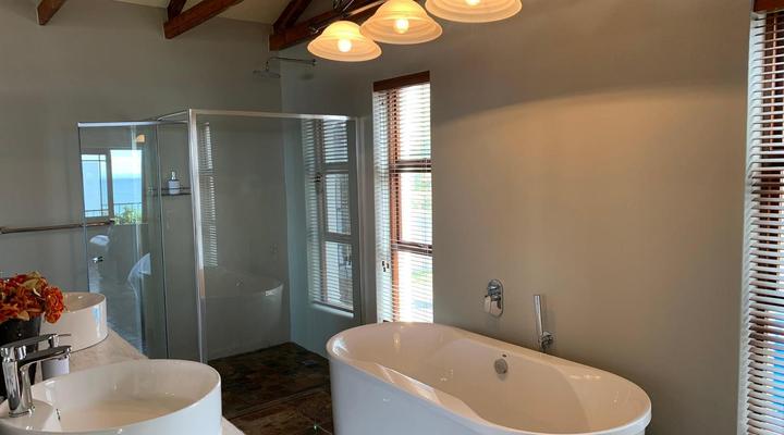 Sea Whisper Self-Catering