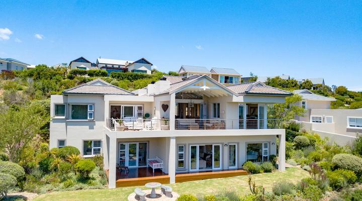 Manhattan Estates - Woodlands Villa