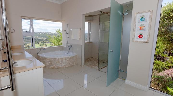 Manhattan Estates - Woodlands Villa