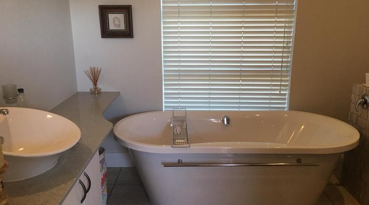 Manhattan Estates - Woodlands Villa