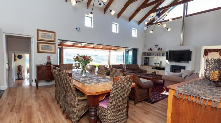 Manhattan Estates - Woodlands Villa