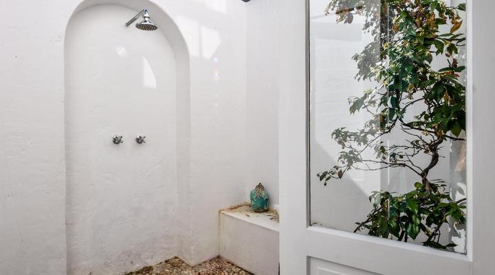 Manhattan Estates - Woodlands Villa