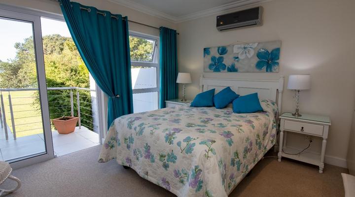 Manhattan Estates - Woodlands Villa