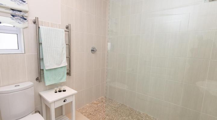 Manhattan Estates - Woodlands Villa