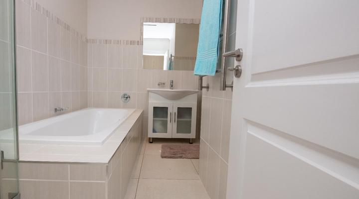 Manhattan Estates - Woodlands Villa