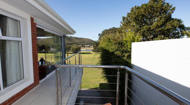 Manhattan Estates - Woodlands Villa