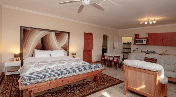 Manhattan Estates - Woodlands Villa