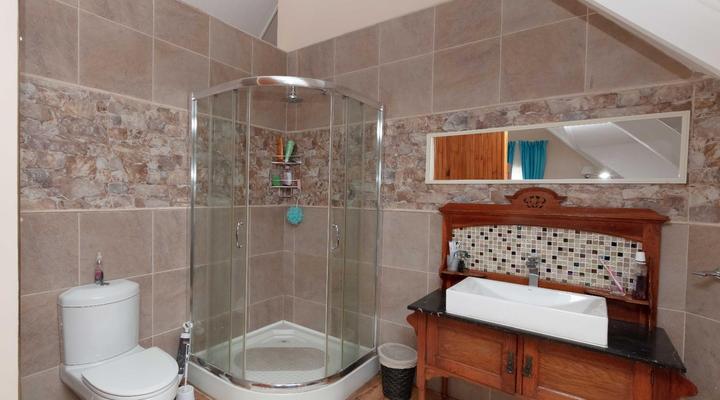 Manhattan Estates - Woodlands Villa