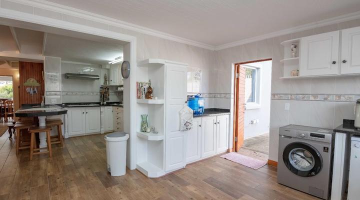 Manhattan Estates - Woodlands Villa