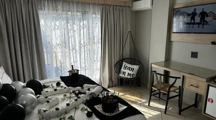 Africa Paradise - OR Tambo Airport Boutique Hotel