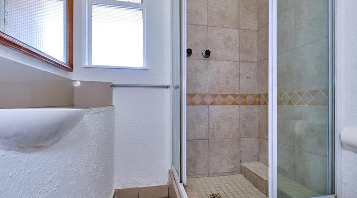 Inn & Out Sandton Park