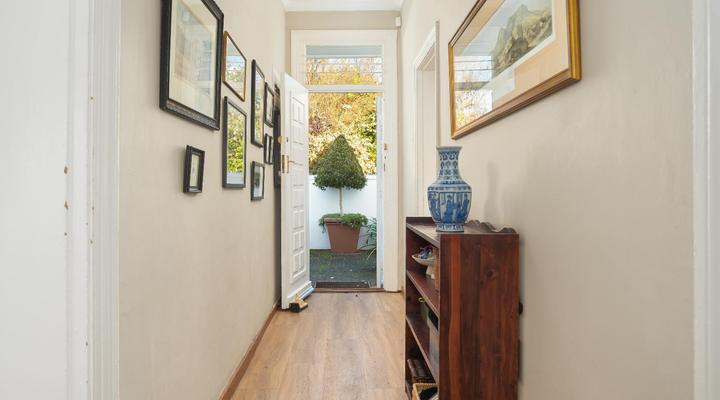 Central Claremont Garden Apartment