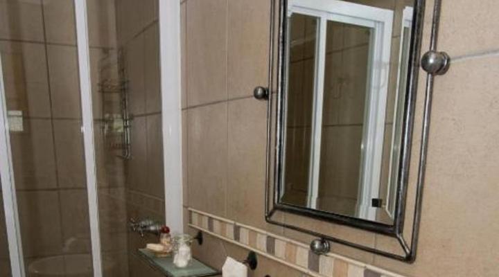 Longtom Farm Guest House