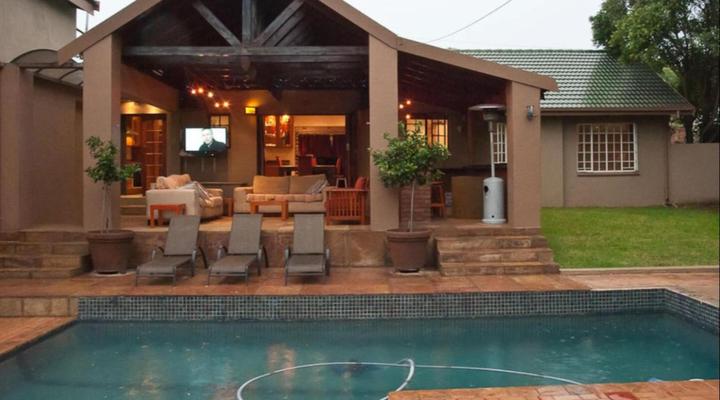 Paulshof Guesthouse - 15 Hluhluwe Road paulshof