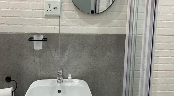 Charlottesville Farm Lodge