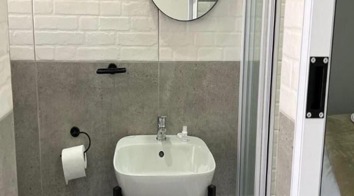 Charlottesville Farm Lodge