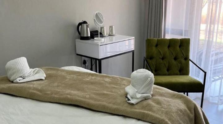 Charlottesville Farm Lodge