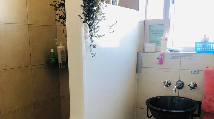 Cape Capsules Backpackers