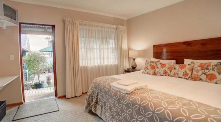 Outeniqua Travel Lodge