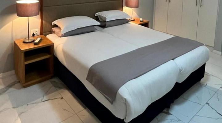 Lagoon Shoreline Penthouse