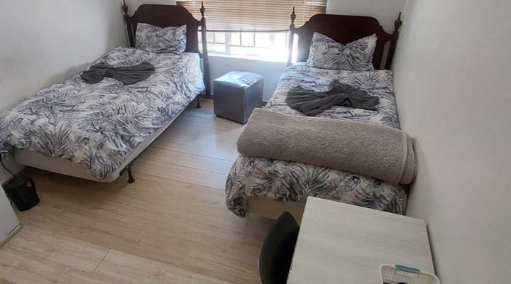 Leone Paris Homestay