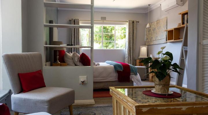 Treehouse on Maple B&B