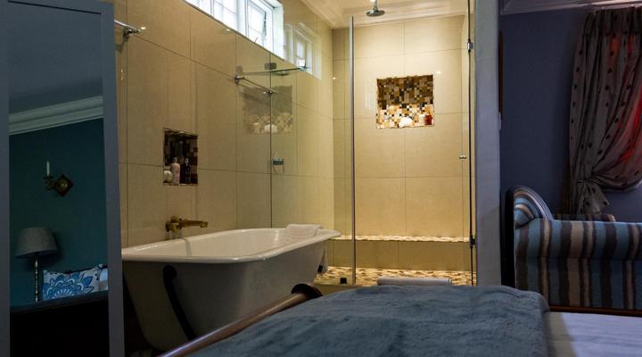 Treehouse on Maple B&B