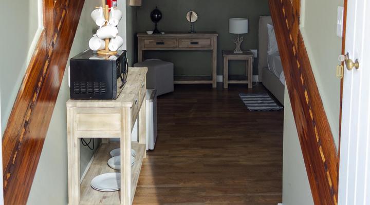 Treehouse on Maple B&B