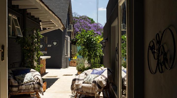 Treehouse on Maple B&B