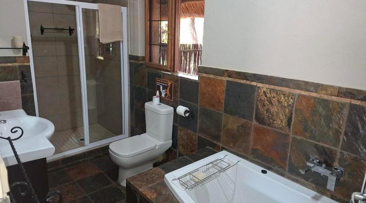 Rocking Giraffe Bush Lodge