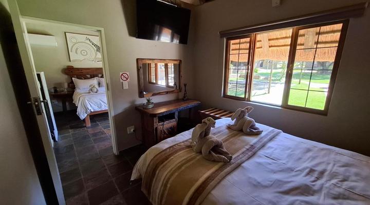 Rocking Giraffe Bush Lodge