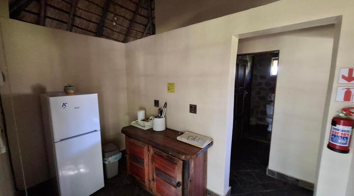 Rocking Giraffe Bush Lodge