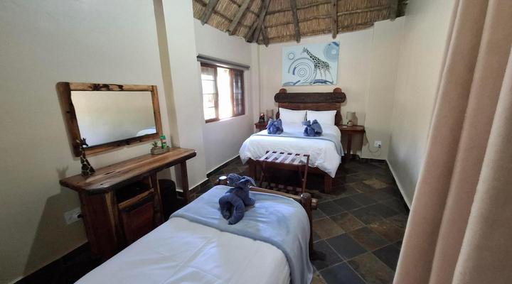 Rocking Giraffe Bush Lodge