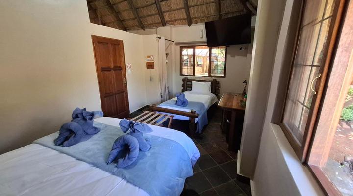 Rocking Giraffe Bush Lodge