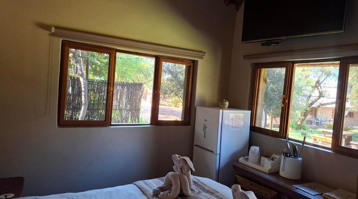 Rocking Giraffe Bush Lodge