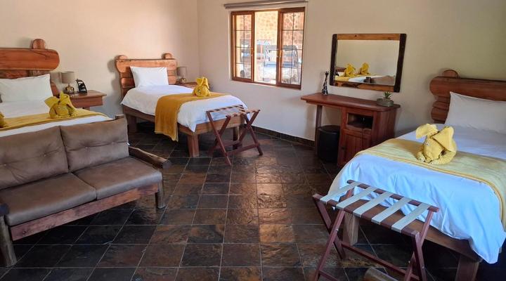 Rocking Giraffe Bush Lodge