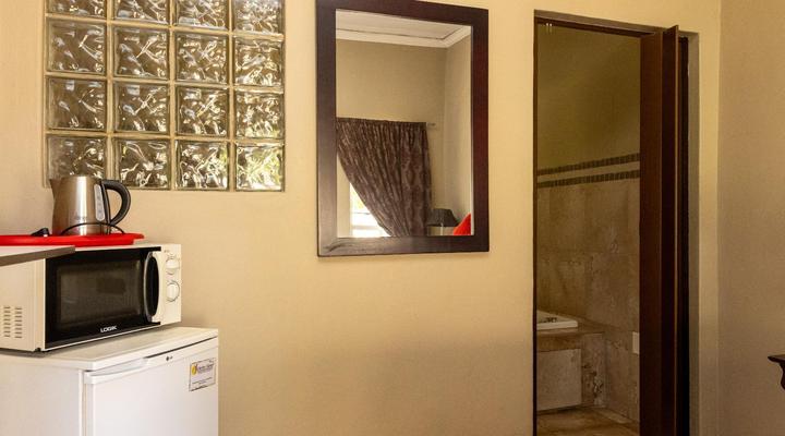 Ikhutse Manor Guest House