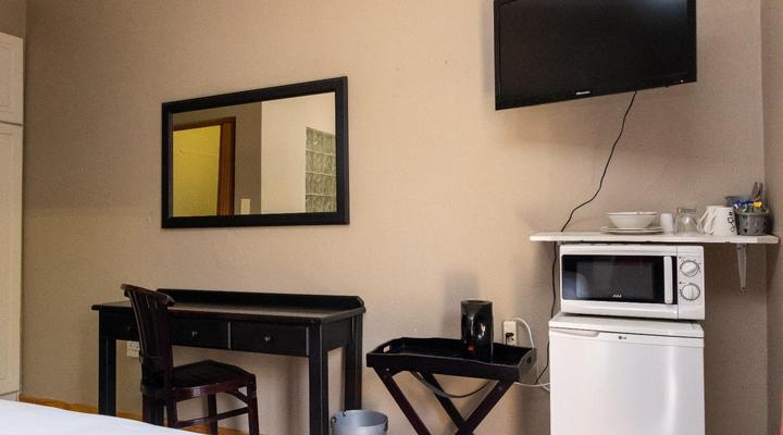 Ikhutse Manor Guest House