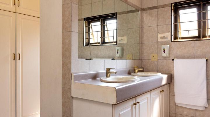 Ikhutse Manor Guest House